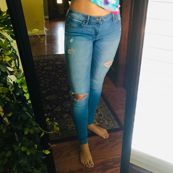 Hollister distressed jean - Picture 2 of 7